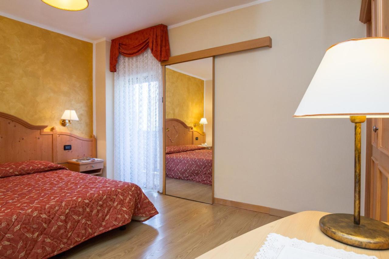 Hotel Al Prato Fiera Di Primiero Eksteriør billede