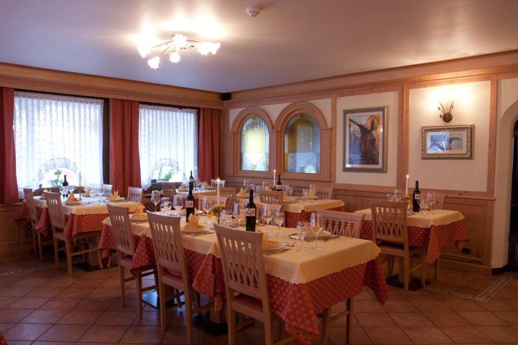 Hotel Al Prato Fiera Di Primiero Eksteriør billede