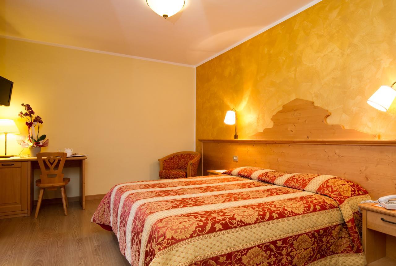 Hotel Al Prato Fiera Di Primiero Eksteriør billede