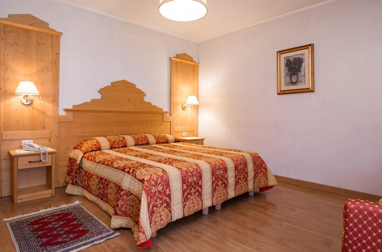 Hotel Al Prato Fiera Di Primiero Eksteriør billede