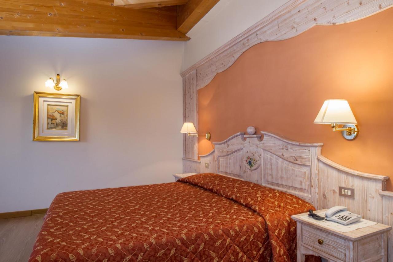 Hotel Al Prato Fiera Di Primiero Eksteriør billede