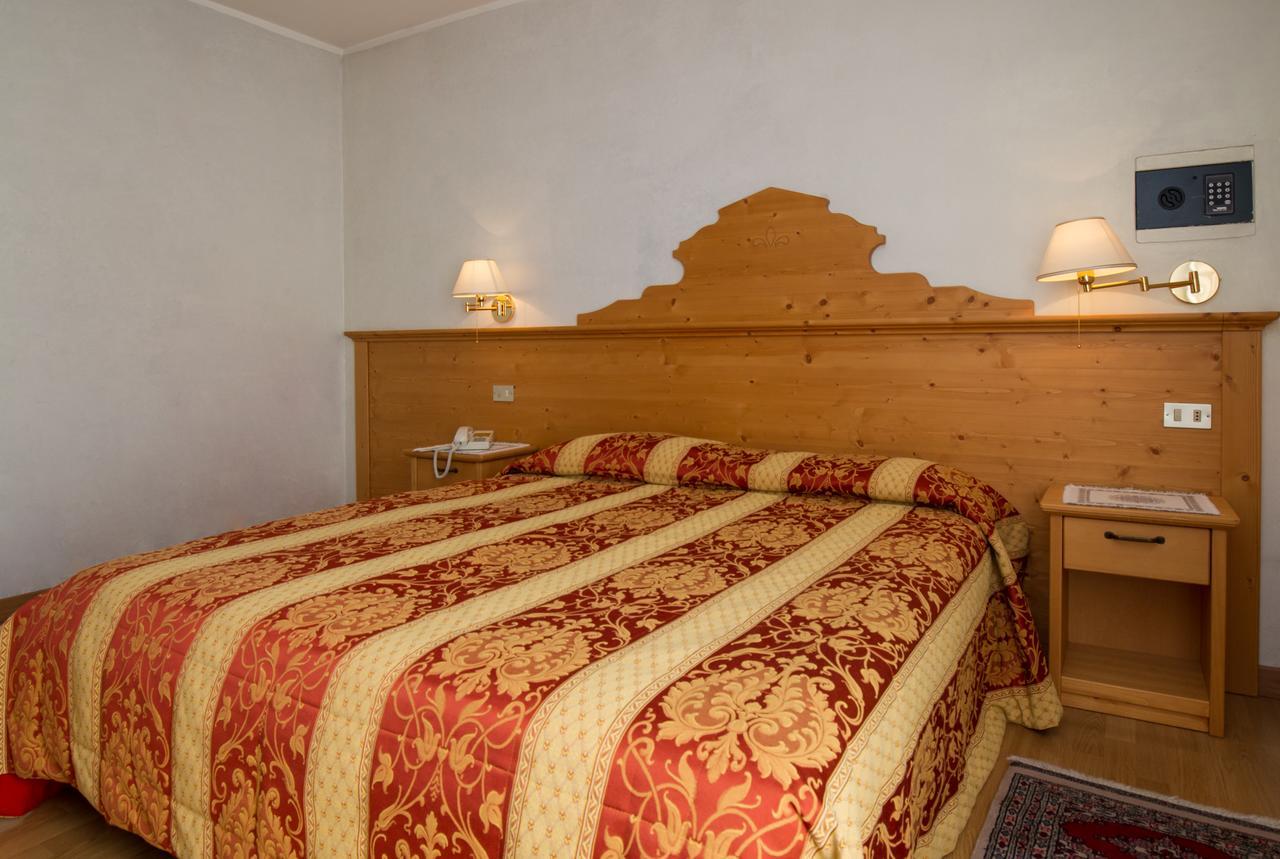 Hotel Al Prato Fiera Di Primiero Eksteriør billede